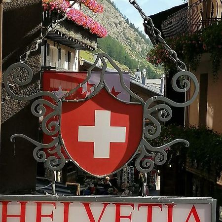 Petit Helvetia Budget Hotel Zermatt Exterior foto
