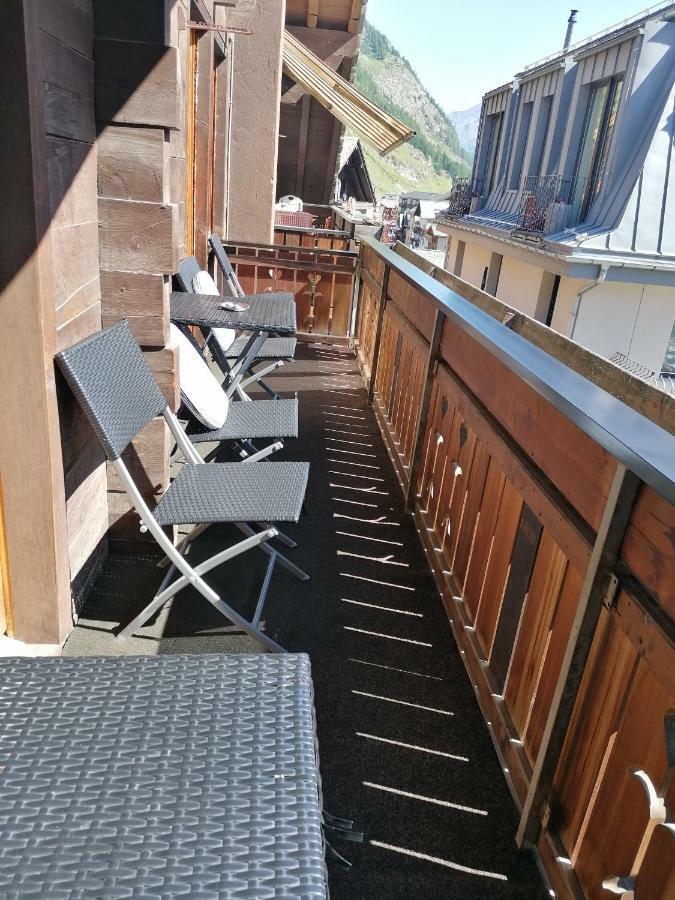 Petit Helvetia Budget Hotel Zermatt Exterior foto