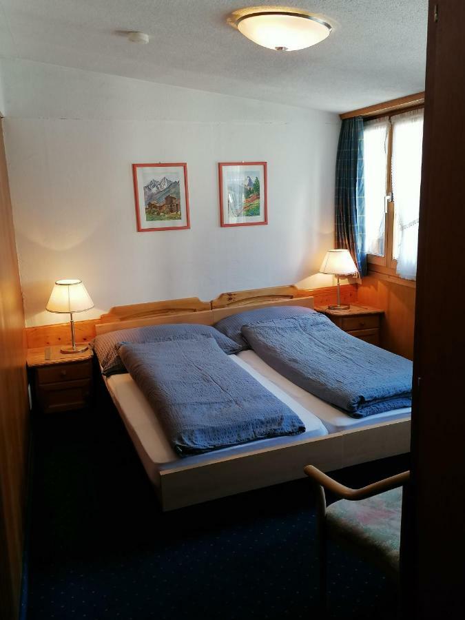 Petit Helvetia Budget Hotel Zermatt Exterior foto